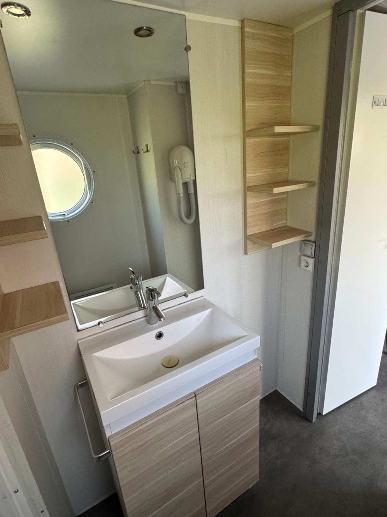 Ruime 5-Persoons Chalet Aan Het Bergumermeer Suameer Exteriör bild